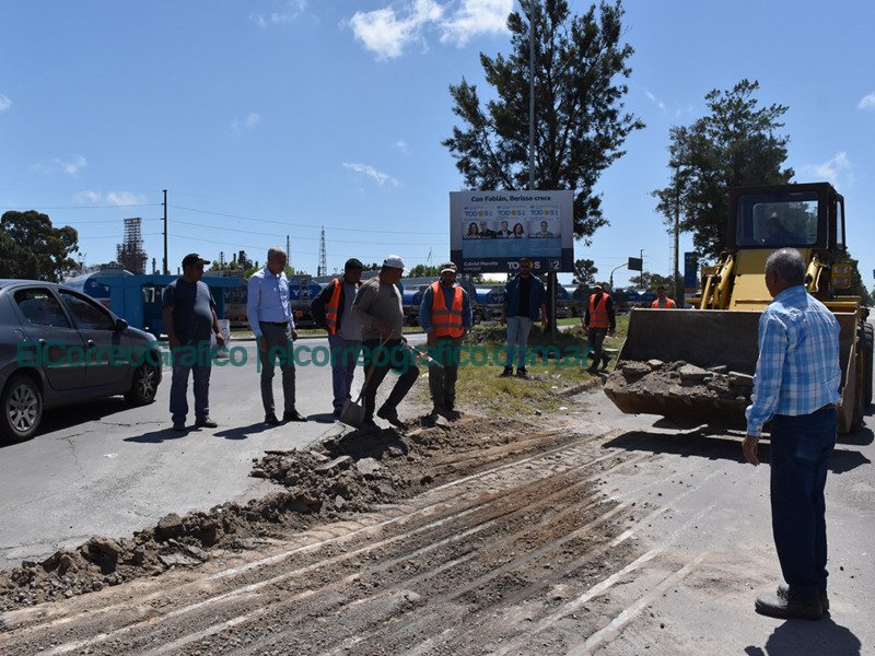 Cagliardi en modo agente de tránsito abrió un kilómetro de la Avenida del Petróleo Cagliradi en modo agente de transito abrio un kilometro de la Avenida del Petroleo 3