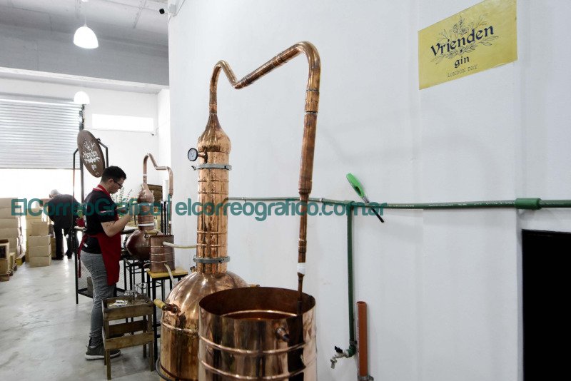 Garro visito una fabrica platense con proyeccion internacional 2