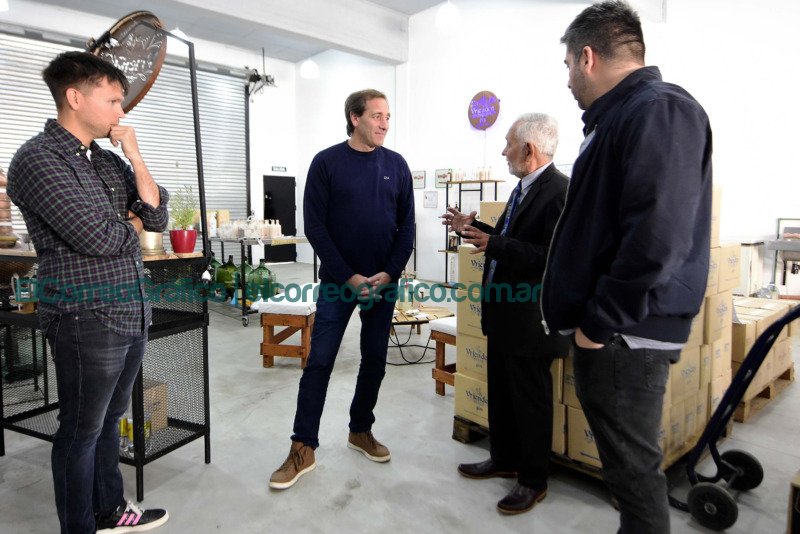 Garro visito una fabrica platense con proyeccion internacional 3