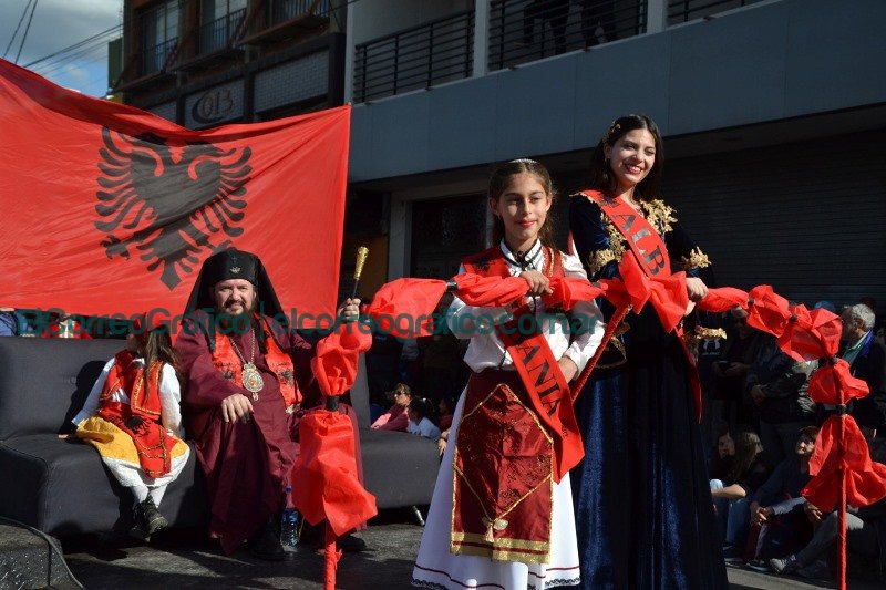 La 45° Fiesta Provincial del Inmigrante culminó con el Tradicional Desfile de Colectividades La 45° Fiesta Provincial del Inmigrante culmino con el Tradicional Desfile de Colectividades 04