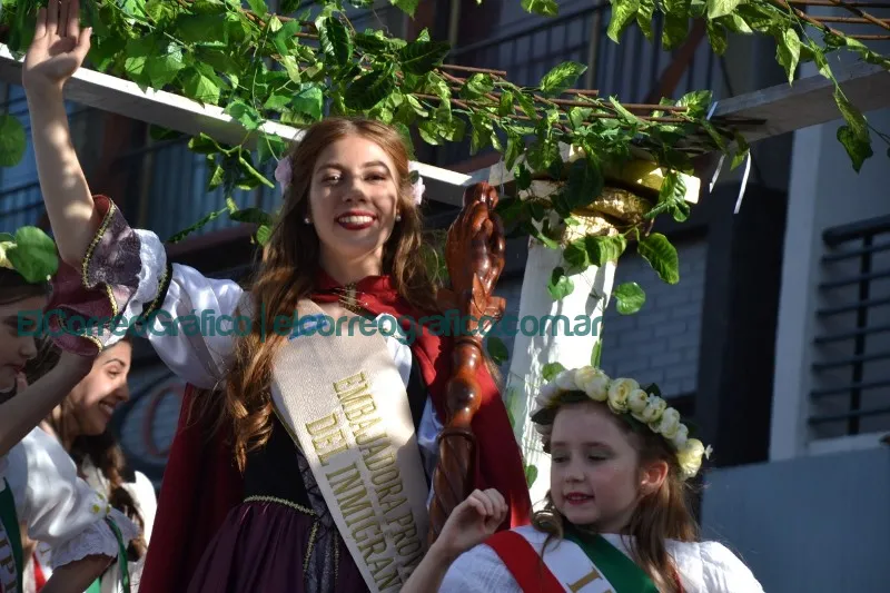 La 45° Fiesta Provincial del Inmigrante culminó con el Tradicional Desfile de Colectividades La 45° Fiesta Provincial del Inmigrante culmino con el Tradicional Desfile de Colectividades 05