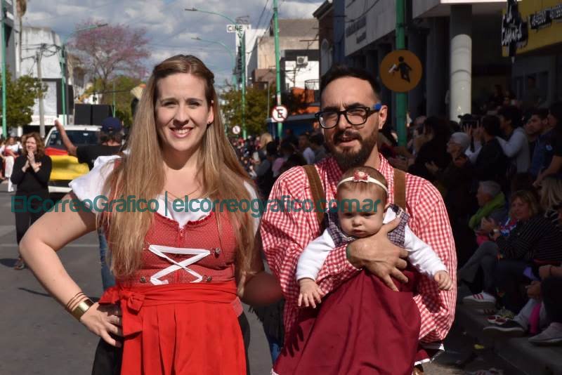 La 45° Fiesta Provincial del Inmigrante culmino con el Tradicional Desfile de Colectividades 19