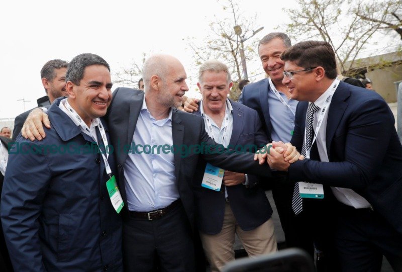 Rodriguez Larreta junto a intendentes bonaerenses y de todo el pais anuncio un amplio consenso de ciudades argentinas para enfrentar las consecuencias del cambio climatico 1
