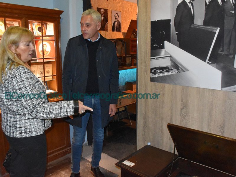 Se inauguró el Museo de Radio y Combinado en la Calle Nueva York Se inauguro el Museo de Radio y Combinado en la Calle Nueva York 3