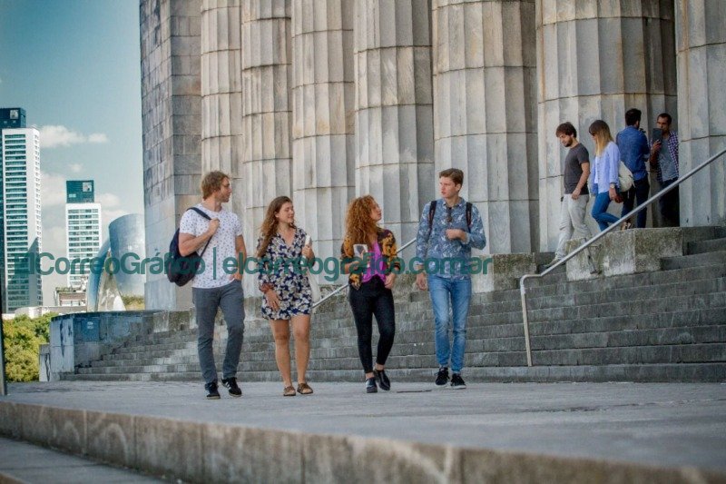 CABA lanzo 100 becas de intercambio para universitarios bonaerenses y de todo el pais 2