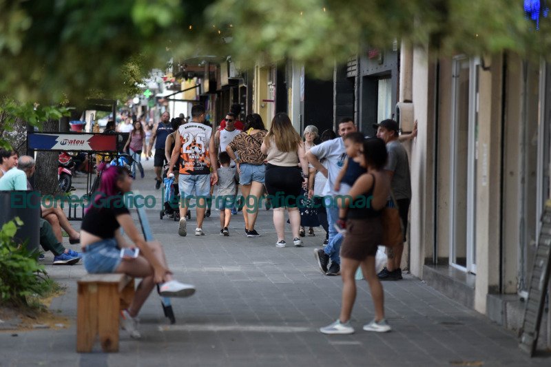 En 2022 abrieron mas de 50 comercios en Los Hornos 2