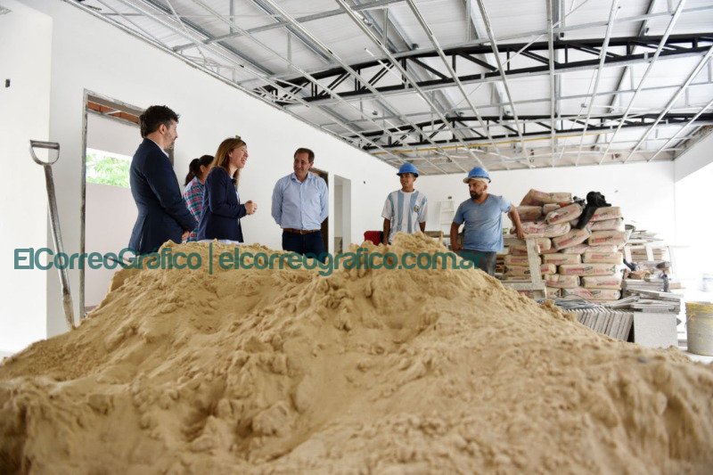 Garro visitó el nuevo edificio del Jardín N° 974 de Arana Garro visito el nuevo edificio del Jardin N° 974 de Arana 2