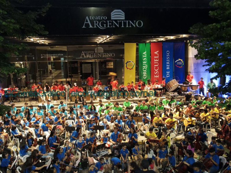 La Orquesta Escuela de Berisso se presentó en el Teatro Argentino La Orquesta Escuela de Berisso se presento en el Teatro Argentino 1