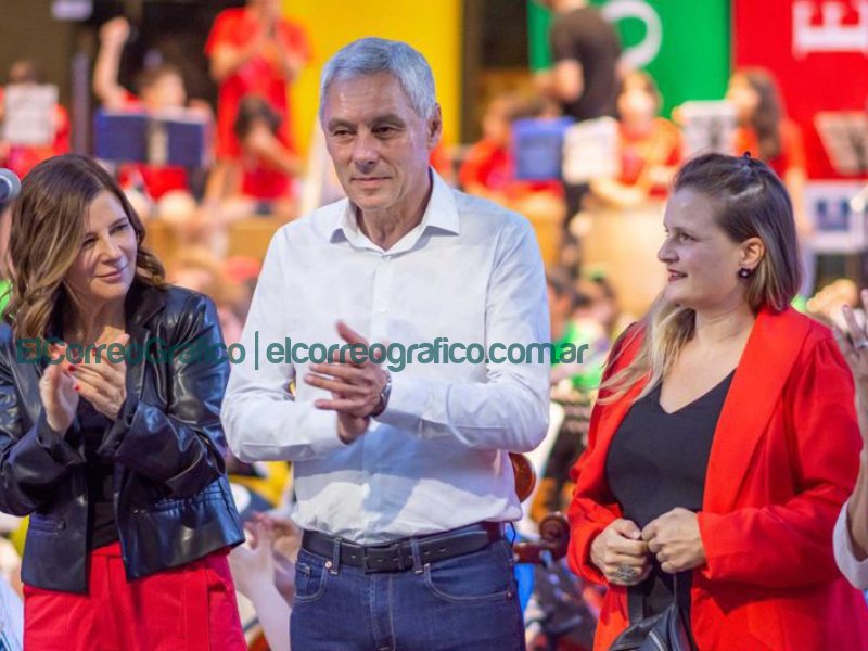 La Orquesta Escuela de Berisso se presento en el Teatro Argentino 4