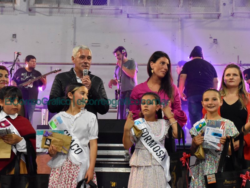 La Representante Santiaguena se consagro la Embajadora Cultural del Provinciano 1