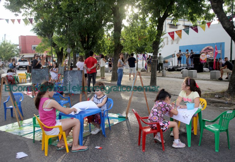 Más de 250 mil personas durante el cierre de los festejos por el Aniversario de La Plata Mas de 250 mil personas durante el cierre de los festejos por el Aniversario de La Plata 03