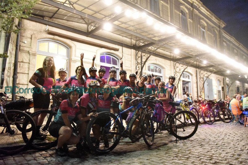 Mas de 300 ciclistas participaron de una bicicleteada por el aniversario de La Plata 4