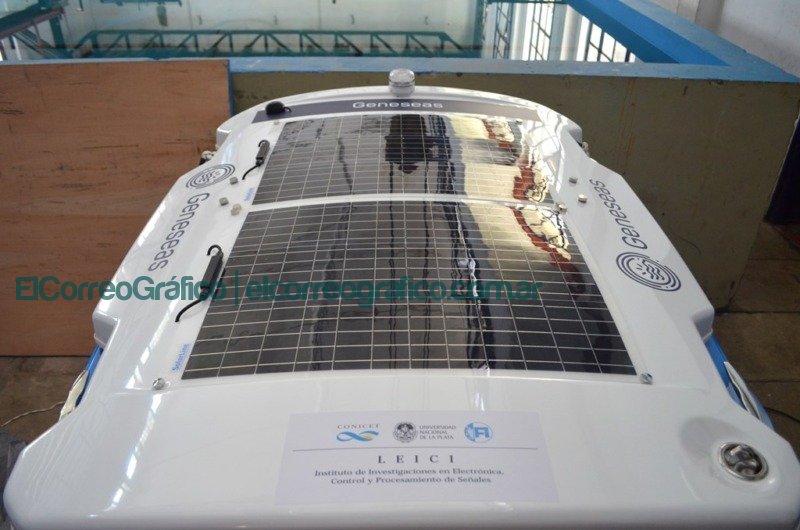 1o robot solar disenado para aspirar residuos flotantes e hidrocarburos 001
