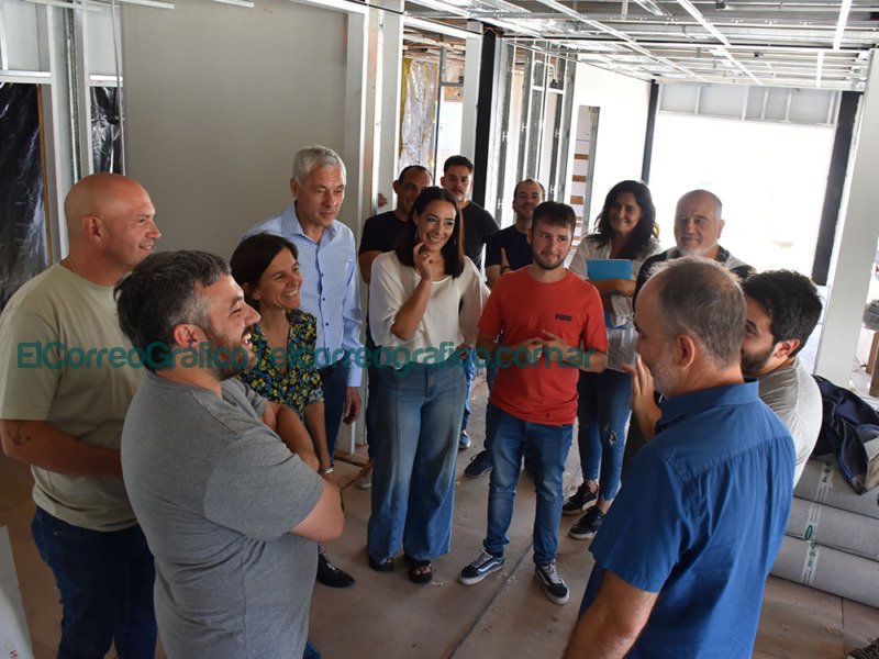 Cagliardi y Raverta pasearon las obras de las oficinas de ANSES en Berisso 2