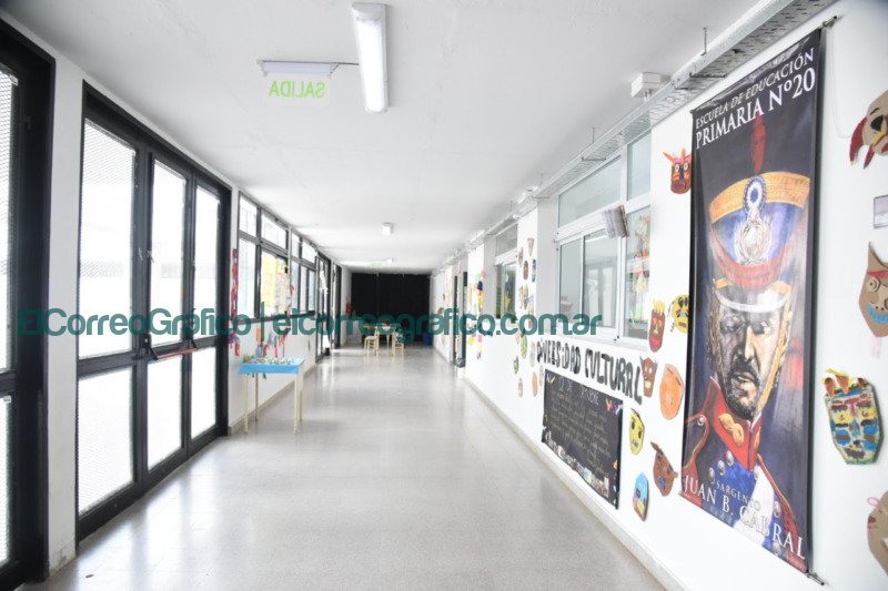 Garro recorrio el nuevo edificio de la escuela rural de Poblet 2