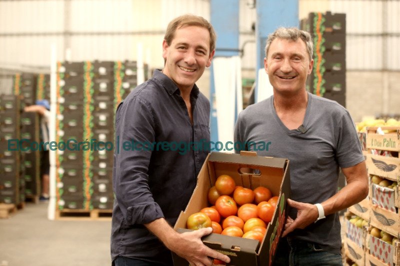 Garro visitó el cordón frutihortícola platense Garro visito el cordon frutihorticola platense 3