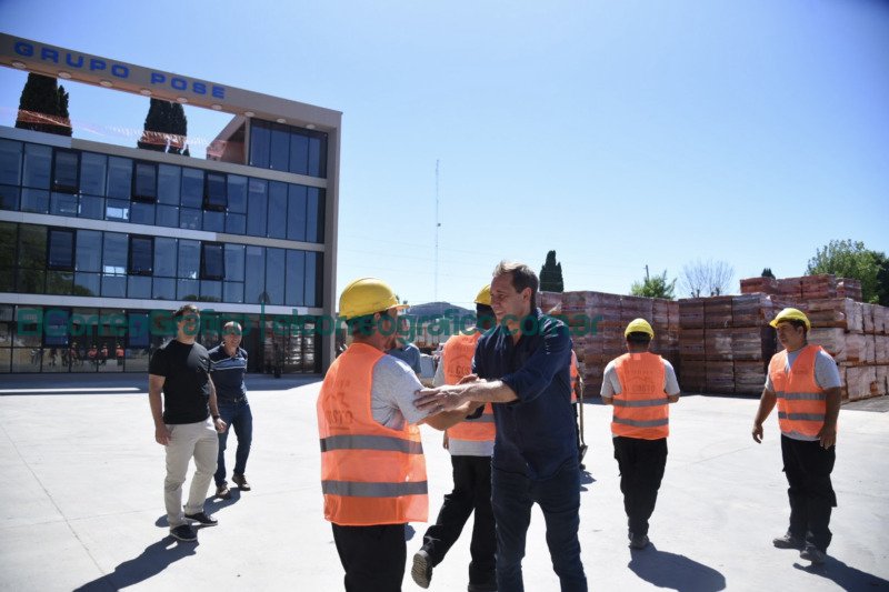 Garro visitó la constructora Grupo Pose y destacó la importancia de apoyar a los que invierten Garro visito una constructora y destaco la importancia de apoyar a los que invierten 2