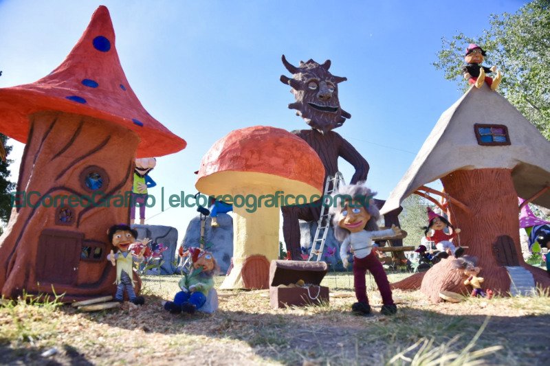 Munecos de fin de ano declararon de Interes Cultural la esquina donde nacio la tradicion 3
