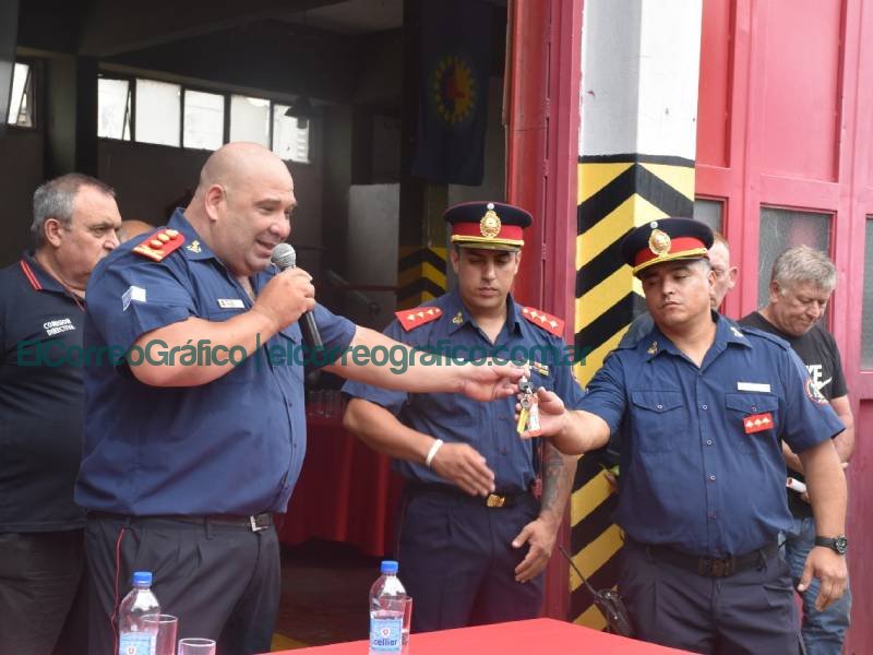 Cagliardi acompañó en la adquisición de una autobomba de los Bomberos Cagliardi acompano en la adquisicion de una autobomba de los Bomberos 4