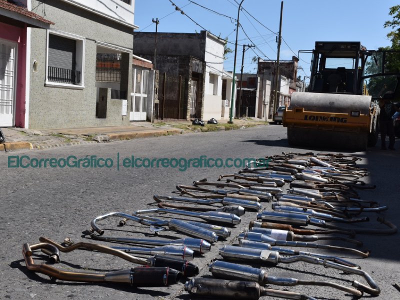 Compactacion de unos 100 canos de escape en Berisso 4