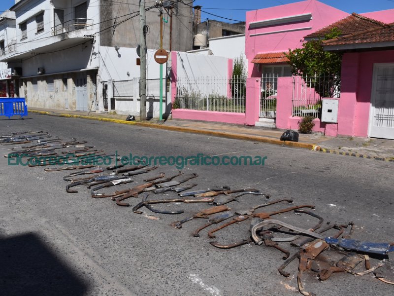 Compactacion de unos 100 canos de escape en Berisso 5