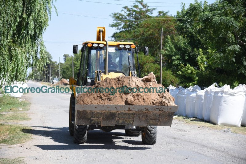 En Los Hornos realizan obras viales e hidraulicos 1