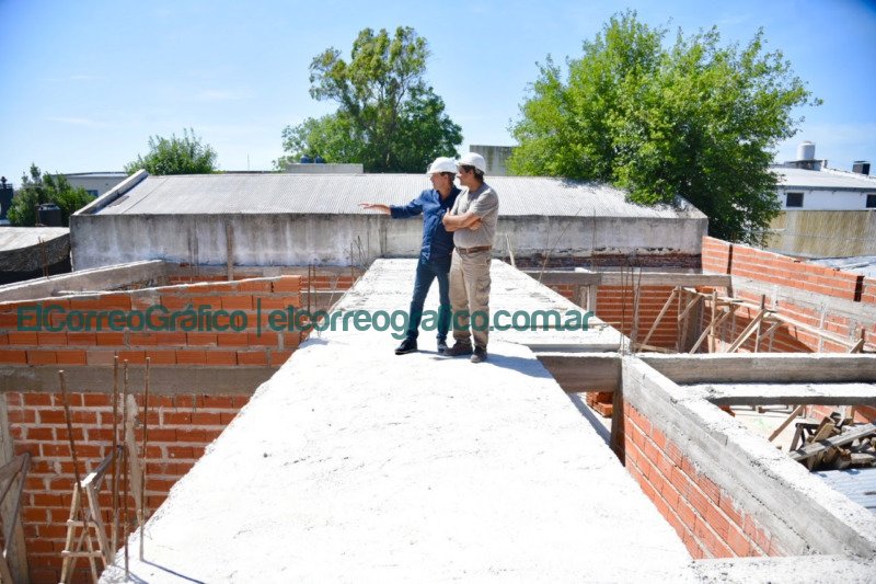 Fondo educativo: Garro recorrió la obra del Jardín Nº 912 en Altos de San Lorenzo Fondo educativo Garro recorrio la obra del Jardin No 912 en Altos de San Lorenzo 2