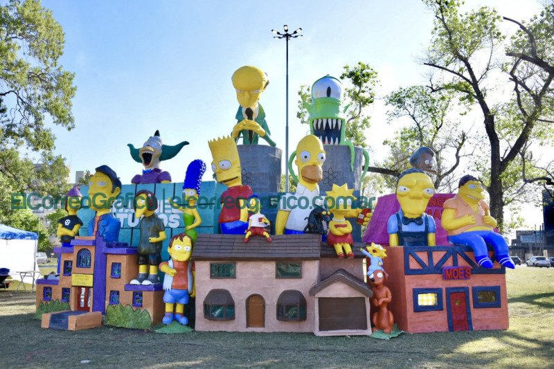 Los vecinos eligieron a Los Simpson como el muneco ganador en la quema de Ano Nuevo 5