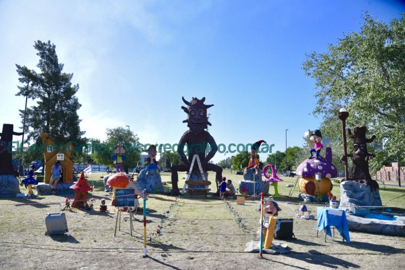 Los vecinos eligieron a “Los Simpson” como el muñeco ganador en la quema de Año Nuevo 2023 Los vecinos eligieron a Los Simpson como el muneco ganador en la quema de Ano Nuevo 8