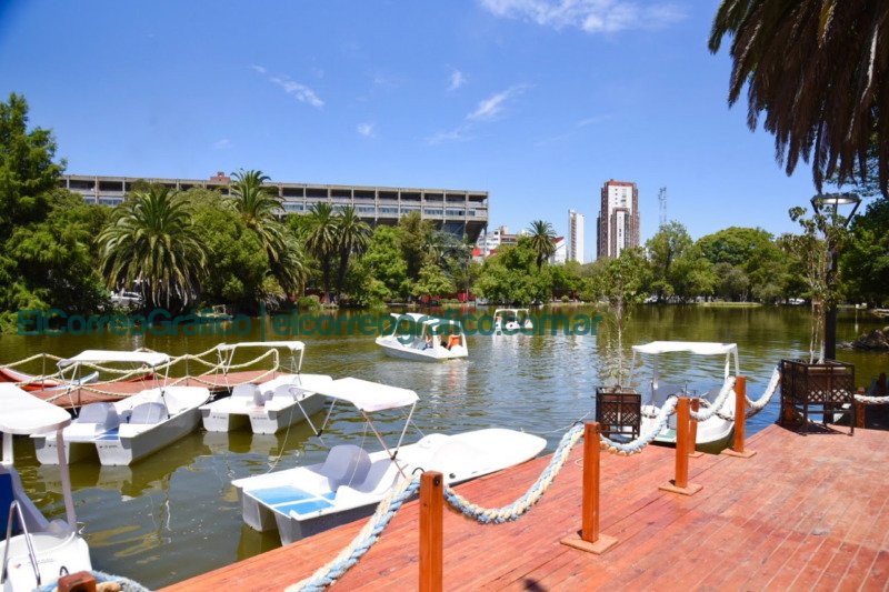 Ya se pueden usar los barcos y el nuevo muelle del Paseo del Bosque Ya se pueden usar los barcos y el nuevo muelle del Paseo del Bosque 3