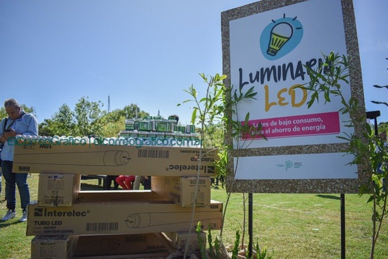 Ambiente presenta el programa Energia Limpia