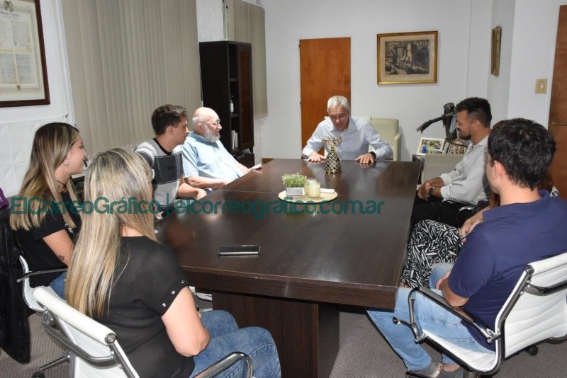 El Intendente de Berisso recibio a delegacion de Nemunas 1
