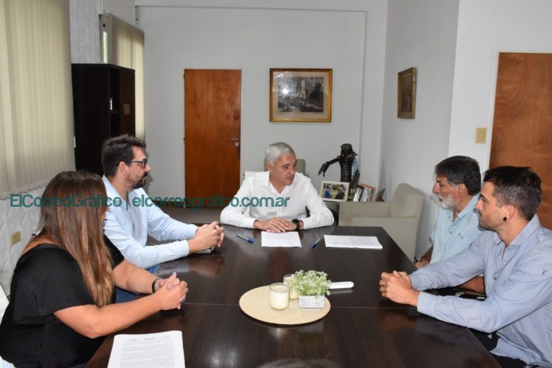 Fabián Cagliardi firmó un acta acuerdo para incorporar residentes en los CAPS