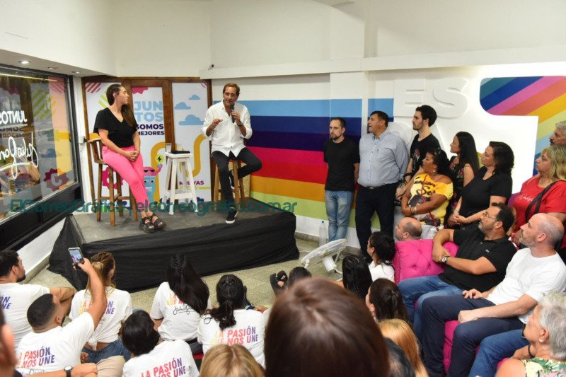 Julio Garro inauguró Espacio J: “Tenemos que devolverle a la gente la posibilidad de creer en la política” Julio Garro inauguro Espacio J Tenemos que devolverle a la gente la posibilidad de creer en la politica 3