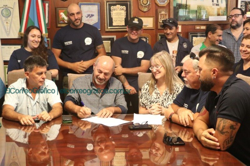 Mario Secco aumento un 50 el salarios a Municipales 3