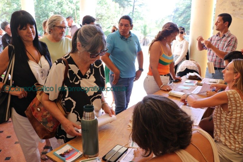 Mario Secco imponiendo condiciones políticas en el plenario de gestión del Parque Pereyra Iraola Mario Secco imponiendo condiciones politicas en el plenario de gestion del Parque Pereyra Iraola 5