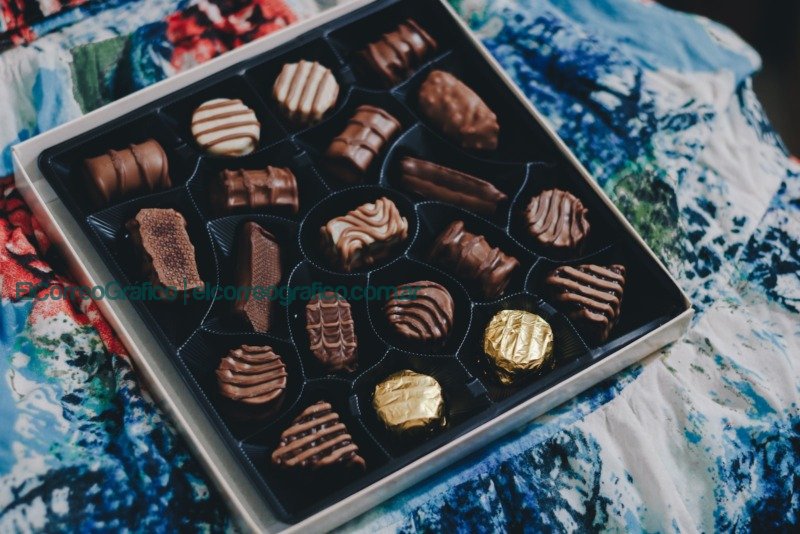 tray of chocolates mesas de dulces cumpleaños