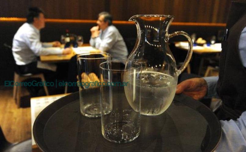 El agua debera ser libre y gratuita en bares y boliches 3