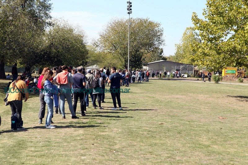 En el Dia de la Tierra entregaron arboles nativos en el Parque Ecologico 4