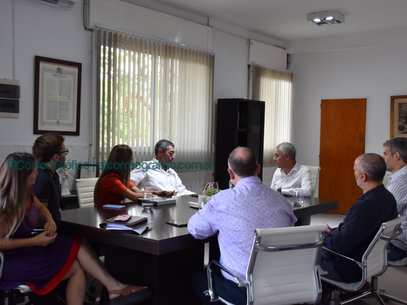 Fabián Cagliardi recibió a funcionarios del INCAA Fabian Cagliardi recibio a funcionarios del INCAA 1