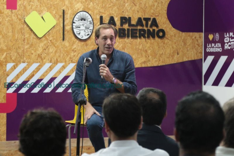 Julio Garro participó de una capacitación para emprendedores en La Plata Reactiva Julio Garro participó de una capacitación para emprendedores en La Plata Reactiva