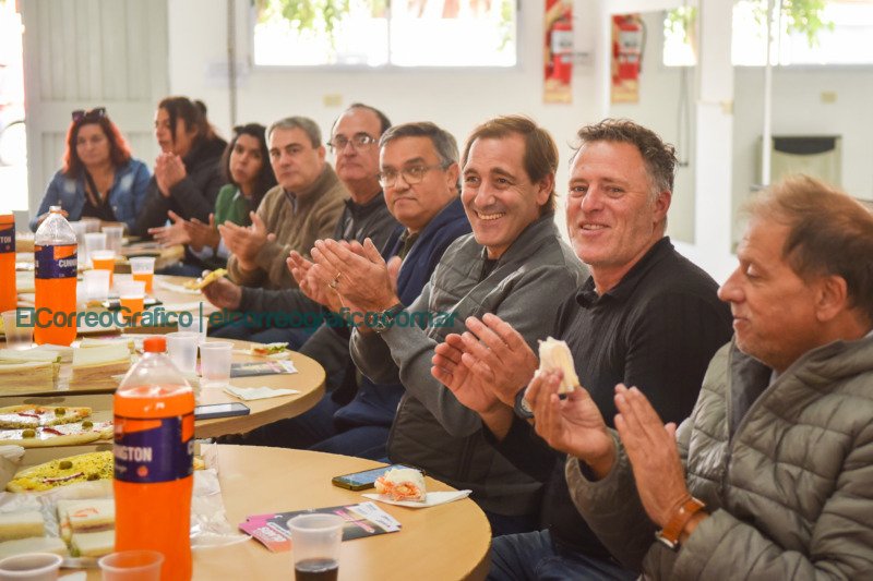 Julio Garro recorrio Olmos encuentro con productores nuevas led y visita a comerciantes 2