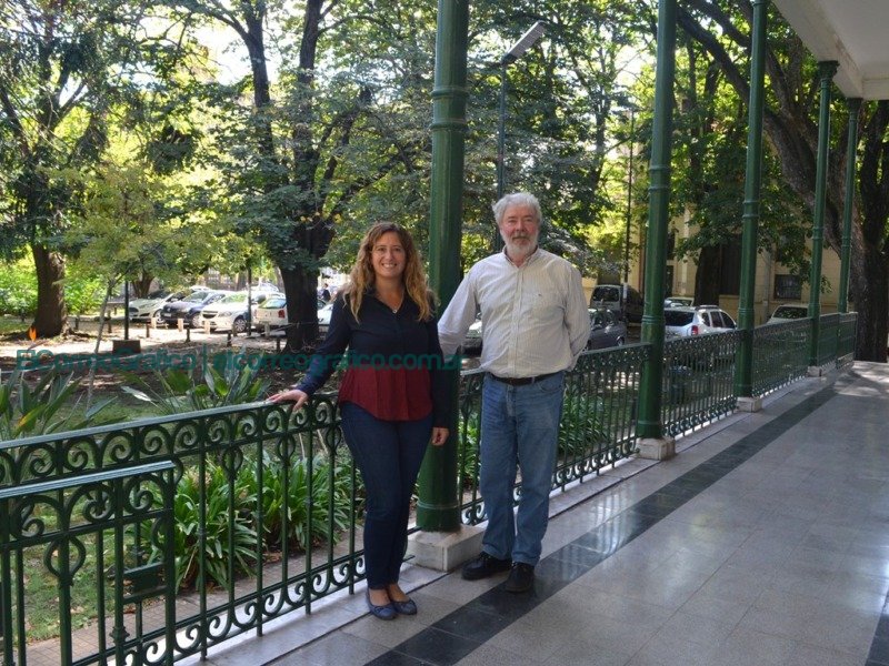 Ingeniería de la UNLP lanzó posgrado inédito e innovador en Energías Renovables Ingeniería de la UNLP lanzó posgrado inédito e innovador en Energías Renovables La Mg. Ing. Manuela Pendon, Facultad de Ingenieria Mg. Ing. Eduardo Williams