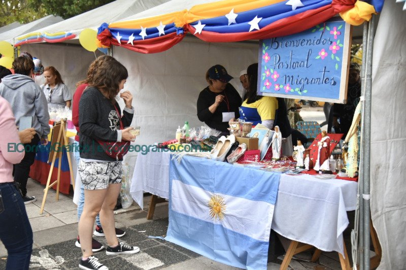 La cultura venezolana congregó a más de 25 mil personas en Plaza Malvinas La cultura venezolana congrego a mas de 25 mil personas en Plaza Malvinas 5