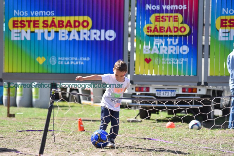 Las postas de ‘Barrio x Barrio’ convocaron a una multitud de vecinos en Los Hornos Las postas de ‘Barrio x Barrio convocaron a una multitud de vecinos en Los Hornos 2