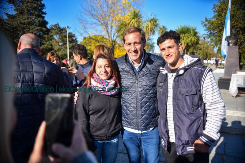 Garro participó del aniversario de City Bell y recorrió obras para el desarrollo 1