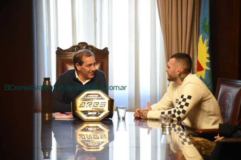 Garro recibió al platense Laureano Pepi Staropoli campeón de MMA Garro recibió al platense campeón de MMA Laureano ‘Pepi’ Staropoli