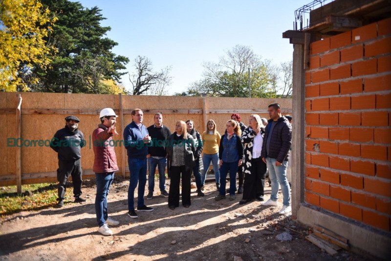 Garro recorrió las obras de la nueva Delegación de Tolosa Garro recorrió las obras de la nueva Delegación de Tolosa 1
