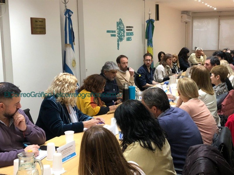 Provincia acordó con gremios adelantar a mayo los aumento previstos para julio 2
