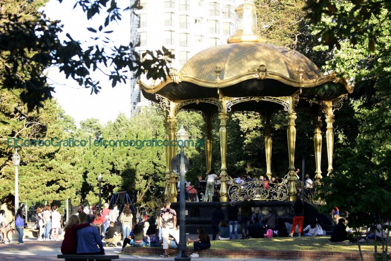 Shows de música en vivo en la glorieta de Plaza San Martín Shows de música en vivo en la glorieta de Plaza San Martín 1